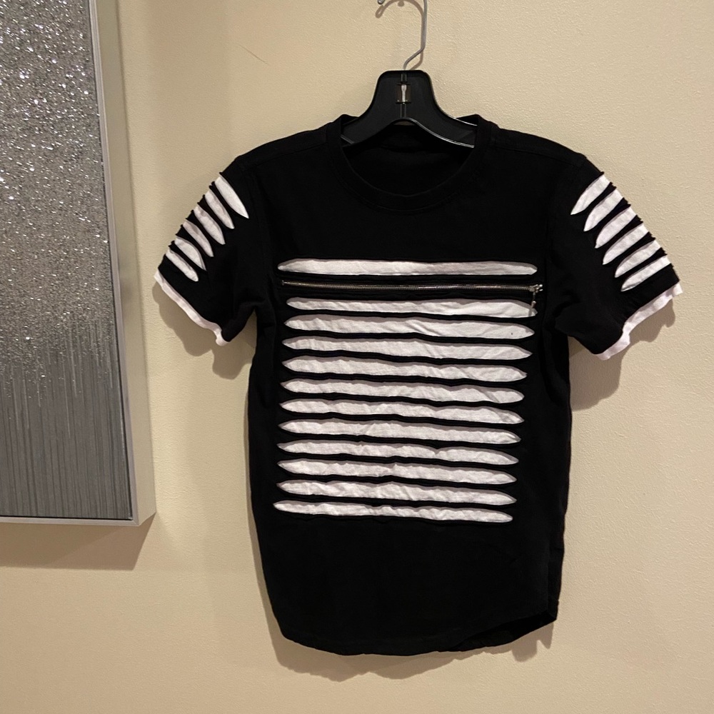 Boys Black and white slashed tee w/ zipper detail
